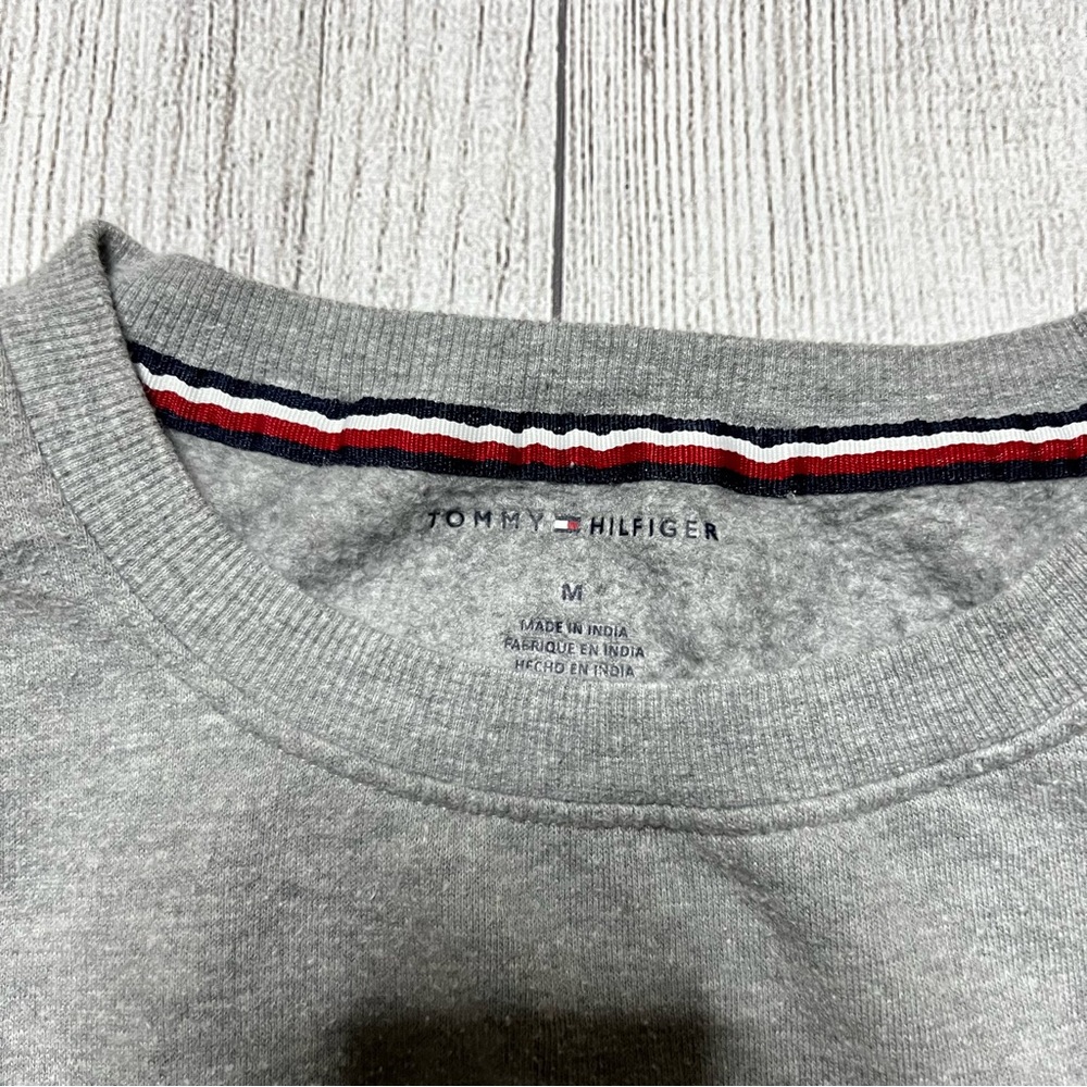 Tommy Hilfiger Crop Top - Picture 3 of 5